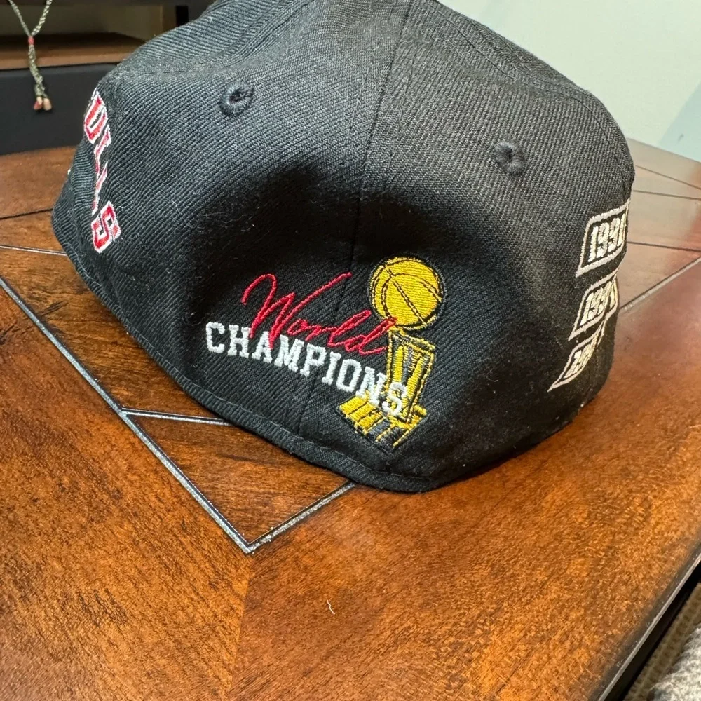 New Era 59FIFTY Chicago Bulls‎ World Champions  1996 1997 1998 Fitted Hat Size 7
